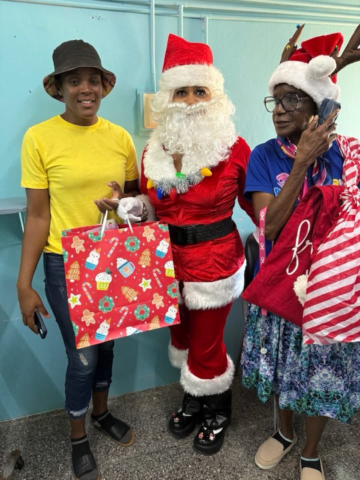 A community Christmas visit